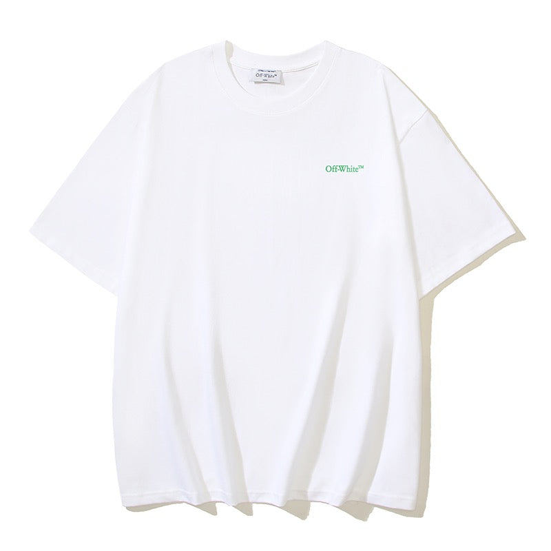 Camiseta negra oscura, blanca y negra