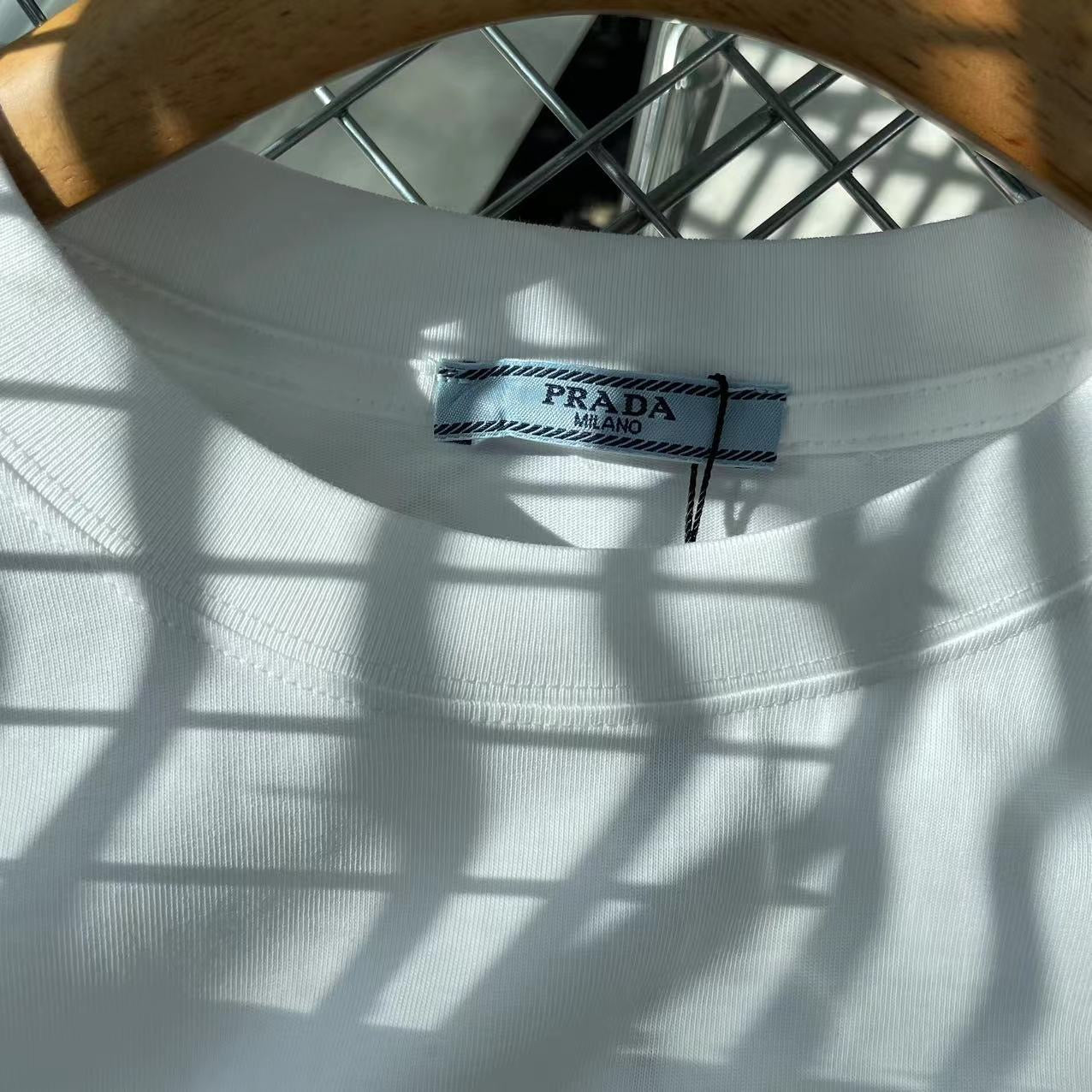 Black and White T-shirt - FashionHype.xyz