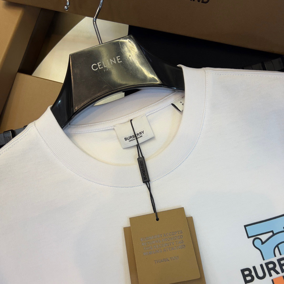 Camiseta en blanco y negro