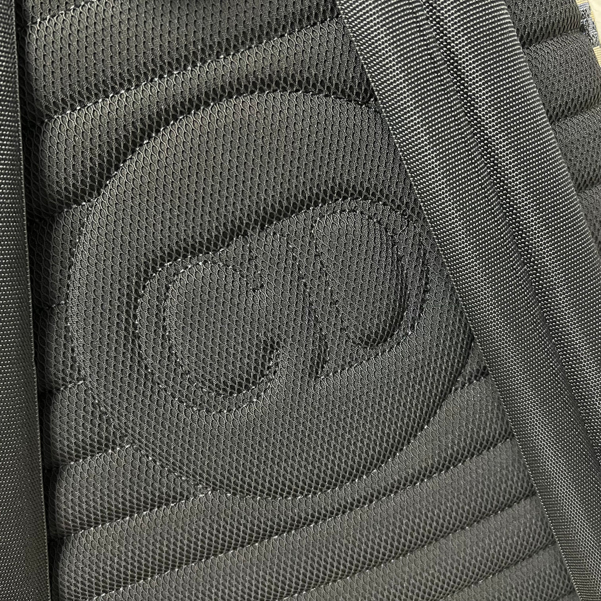 Bolsa azul y gris negra