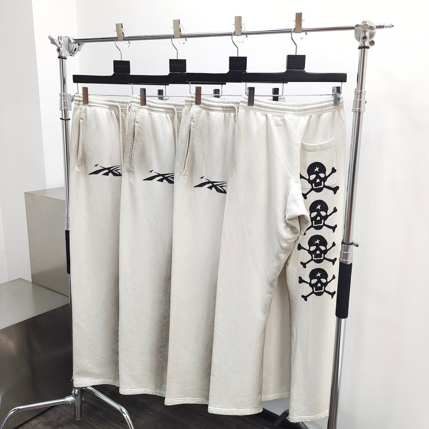 Pantalón blanco oscuro