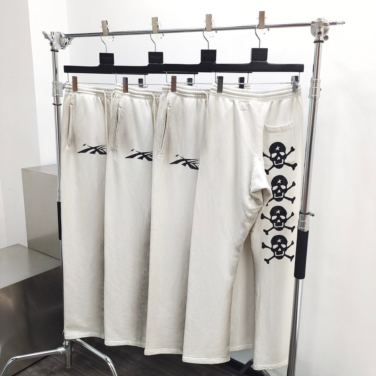 Pantalón blanco oscuro