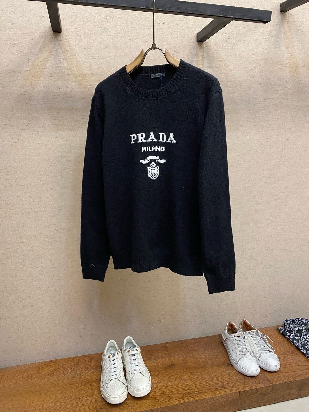 Schwarzes Sweatshirt - Größe M