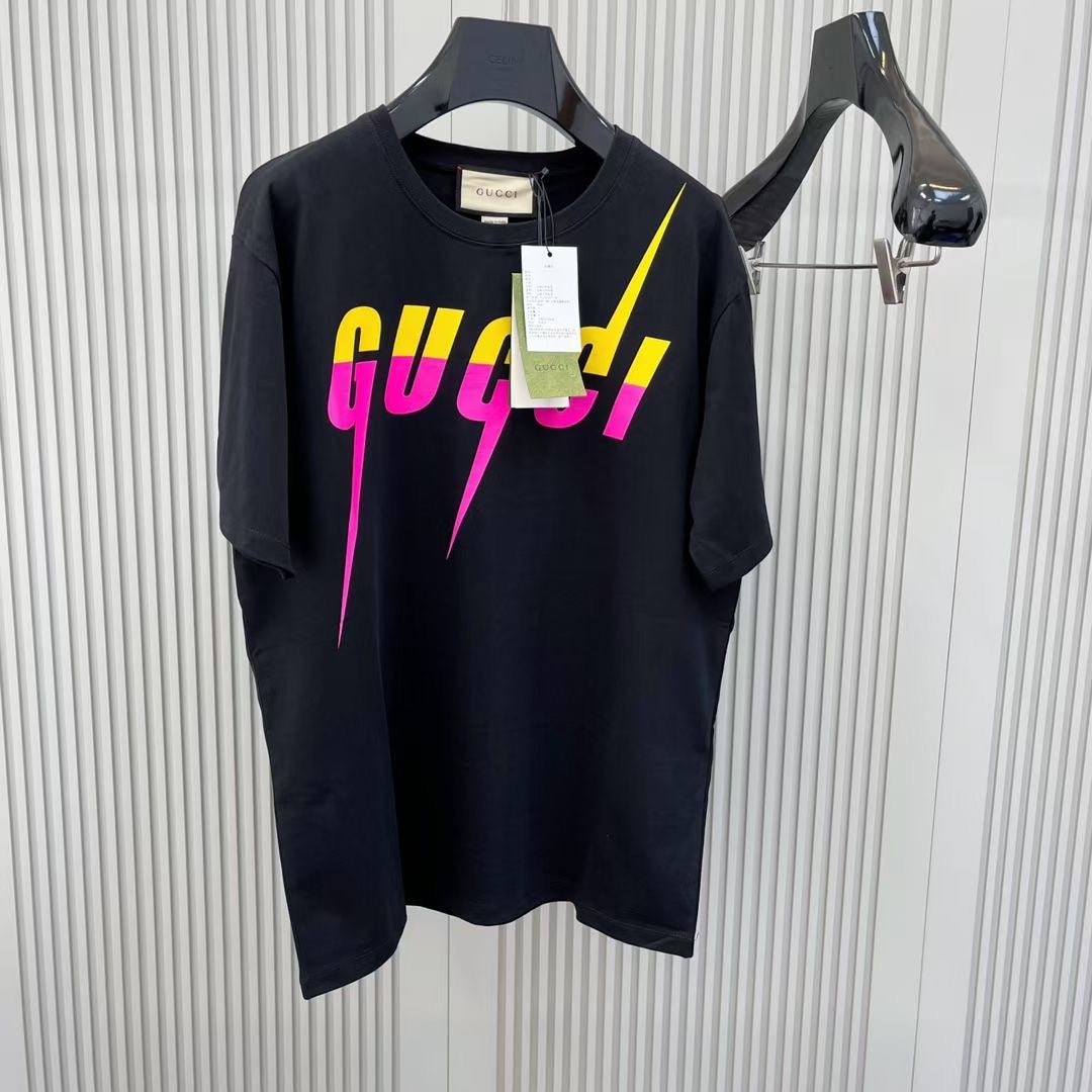 Black T-shirt - FashionHype.xyz