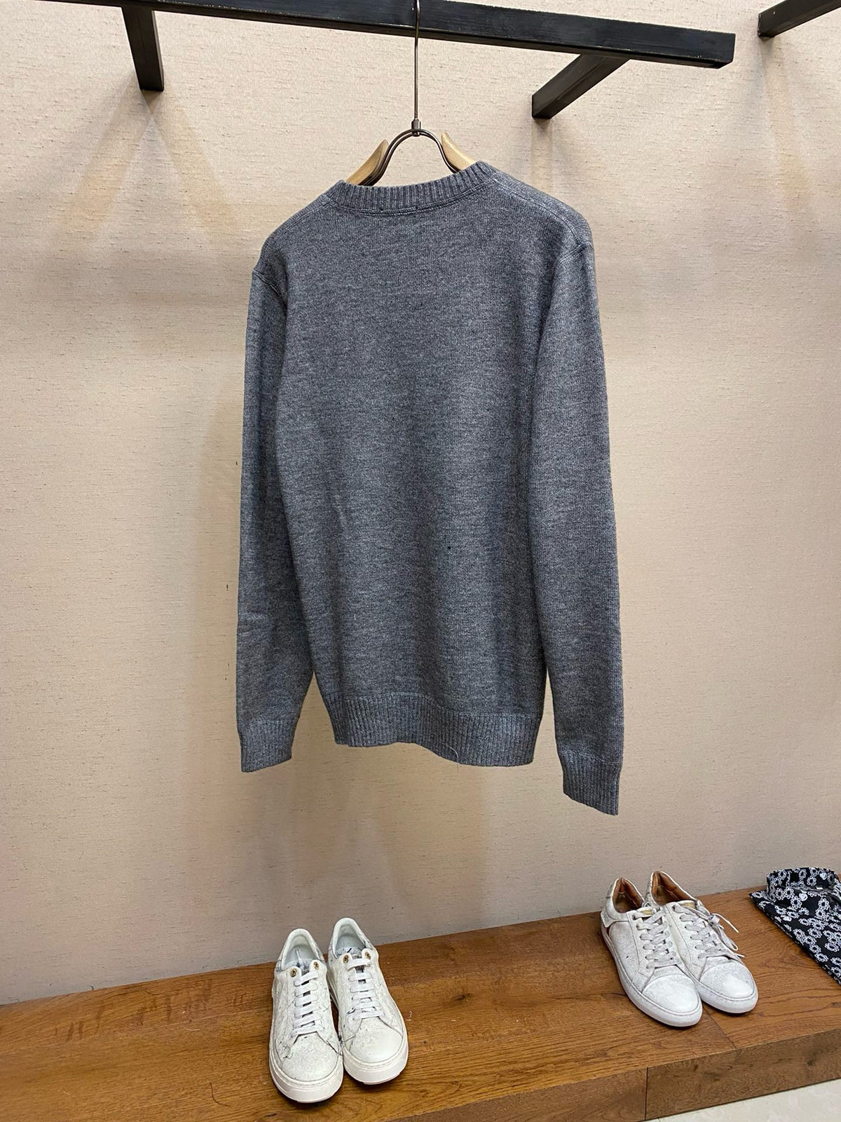 Schwarzes Sweatshirt - Größe M