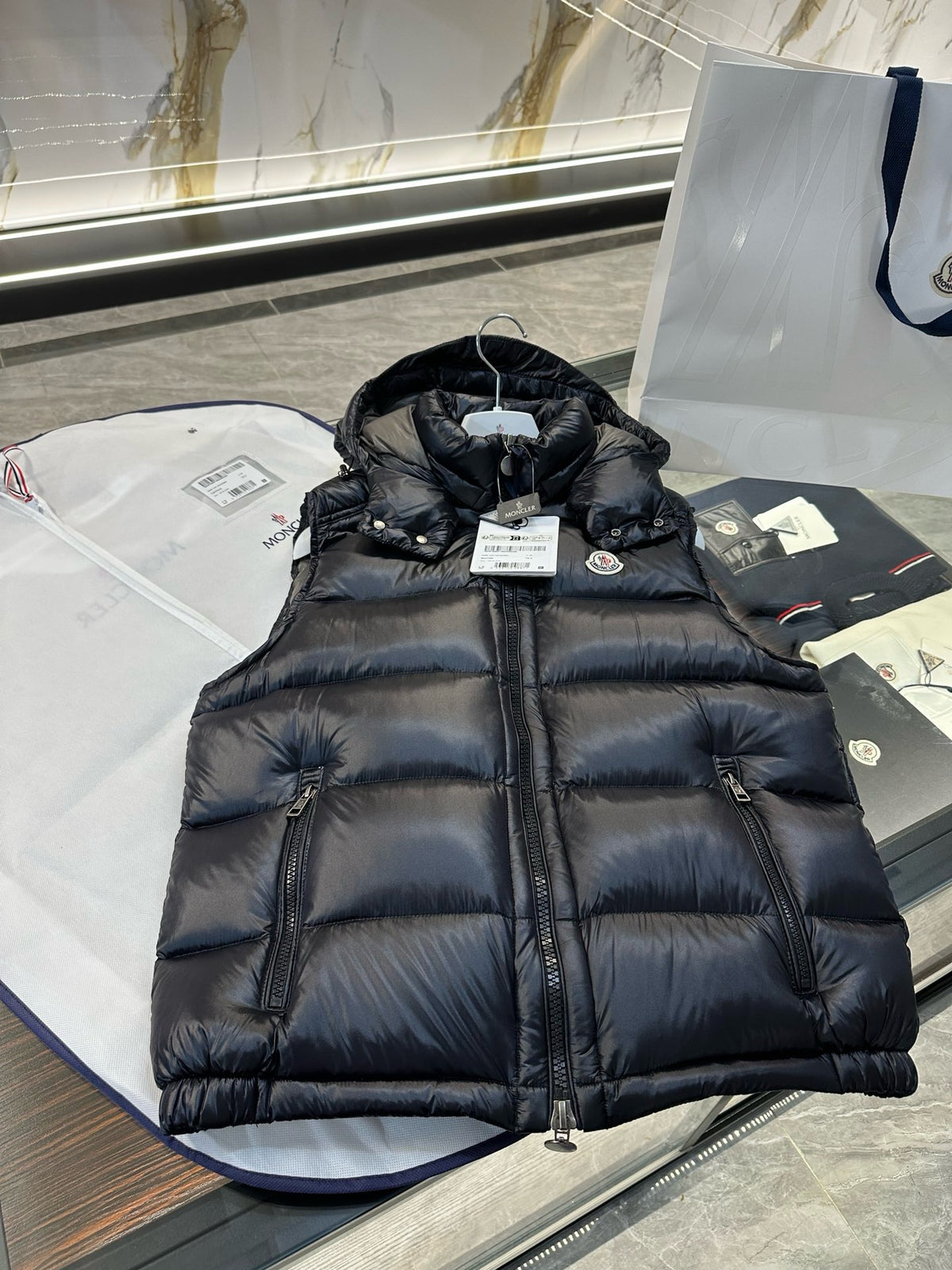 Black Vest - FashionHype.xyz