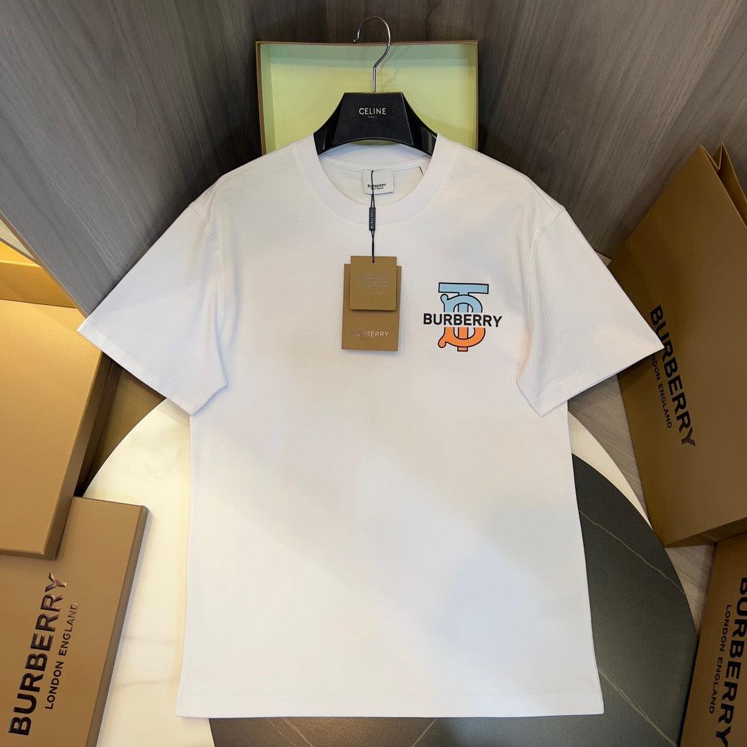 Camiseta en blanco y negro