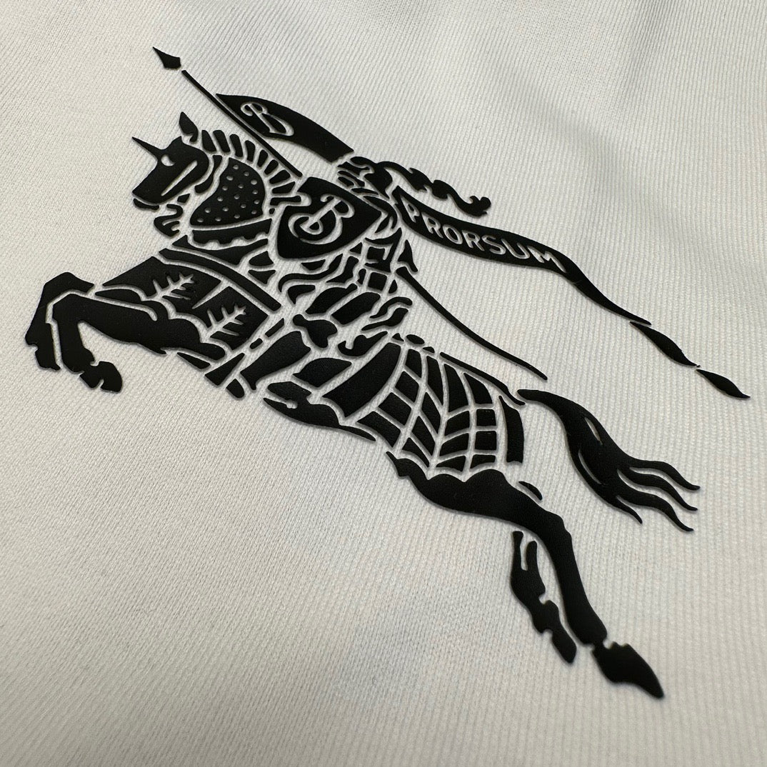 Camiseta blanca y negra