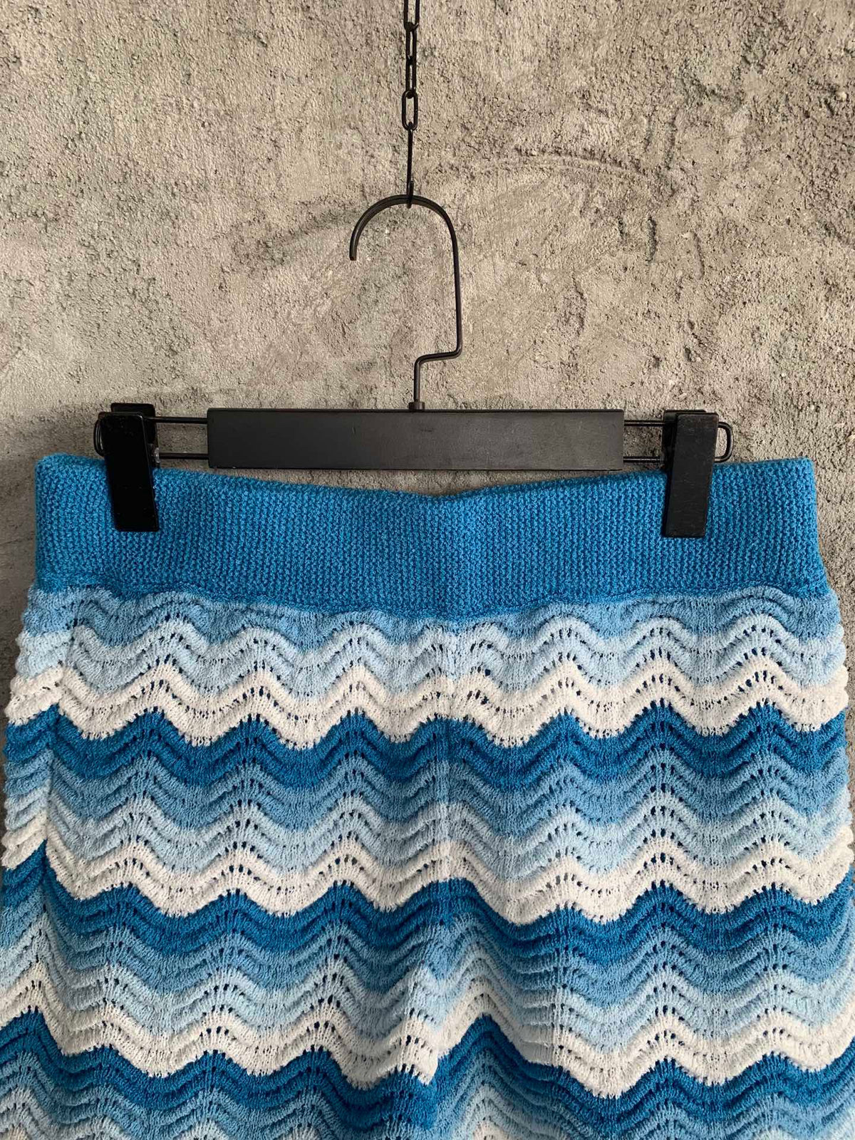 Gelbe und blaue Shorts