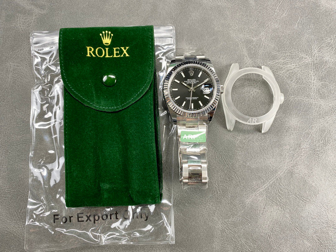 Reloj blanco y negro