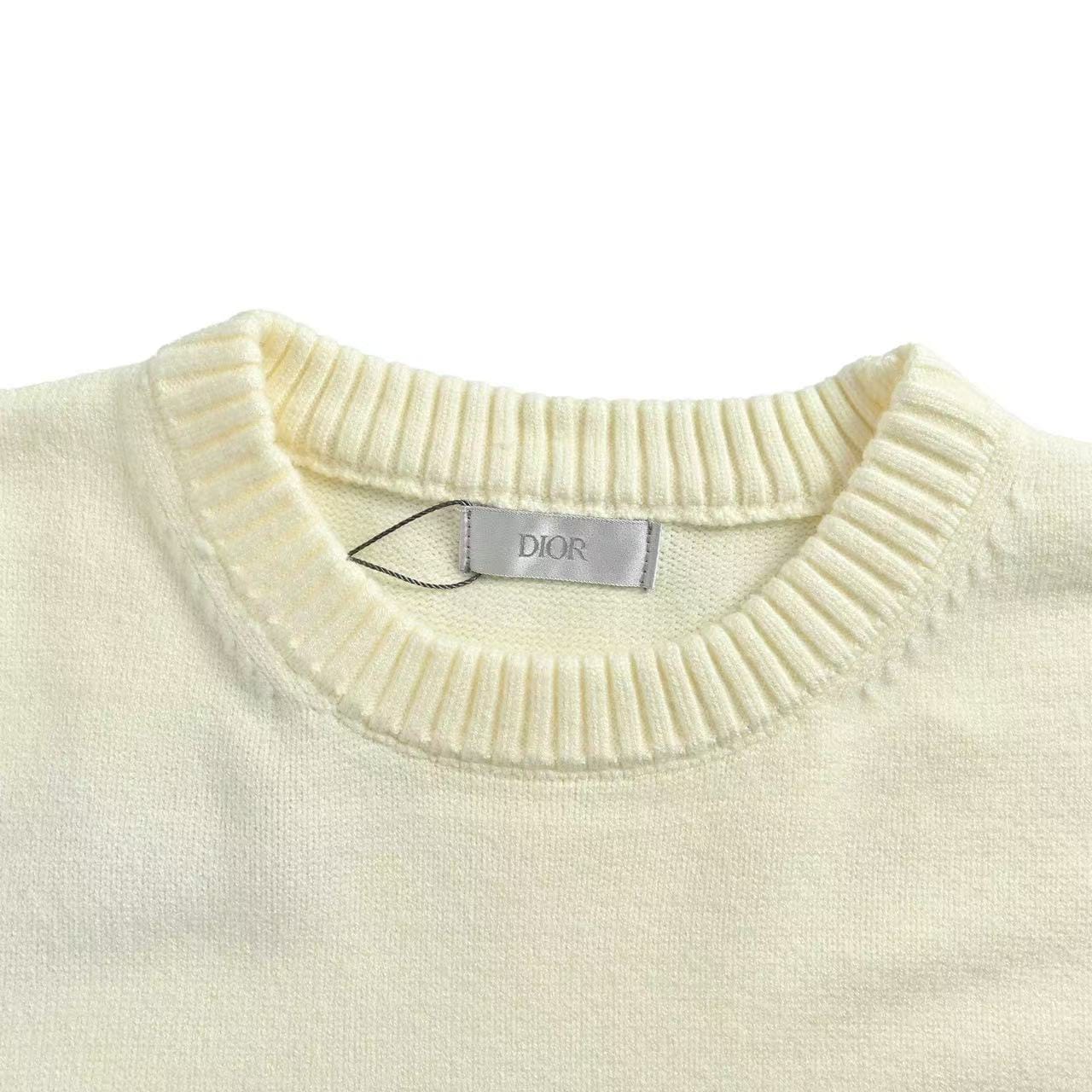 Cream Sweatshirt - FashionHype.xyz