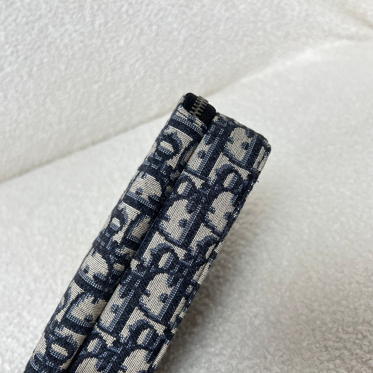 Bolsa azul y gris negra