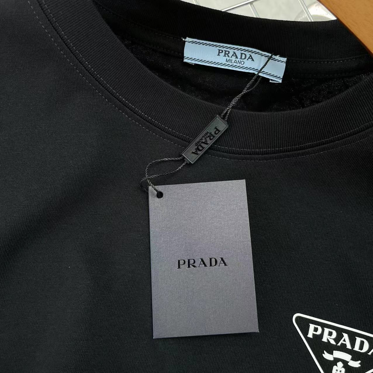 Black and White T-shirt - FashionHype.xyz