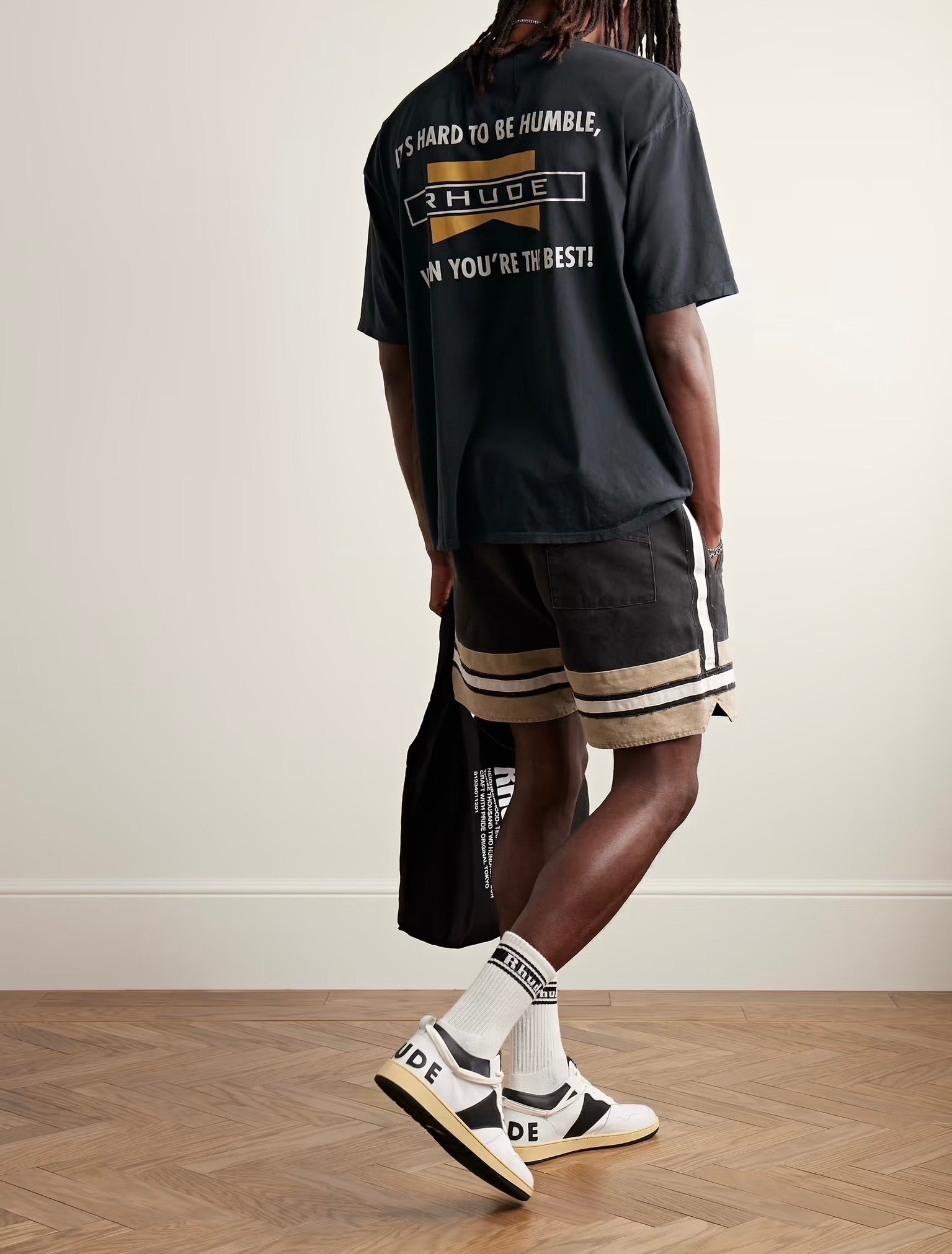 Schwarzes T-Shirt