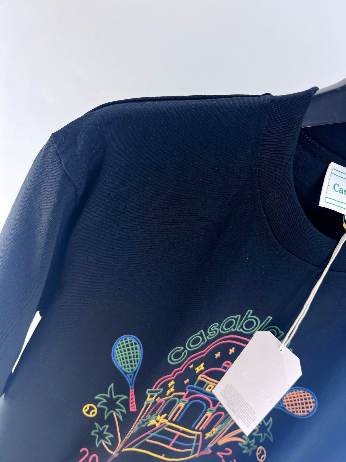 Blau-weißes T-Shirt