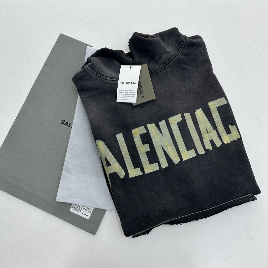 Black Hoodie - FashionHype.xyz