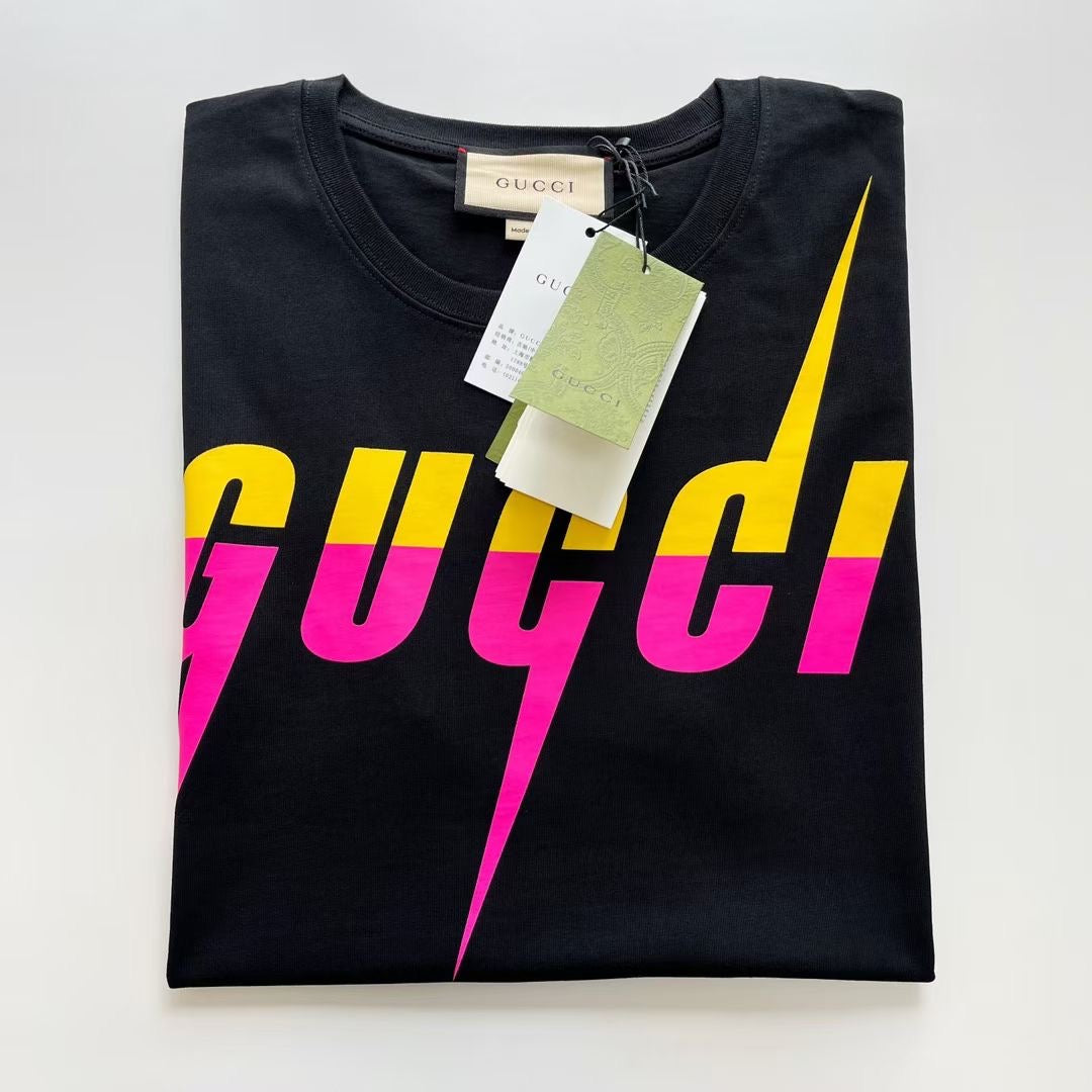 Black T-shirt - FashionHype.xyz