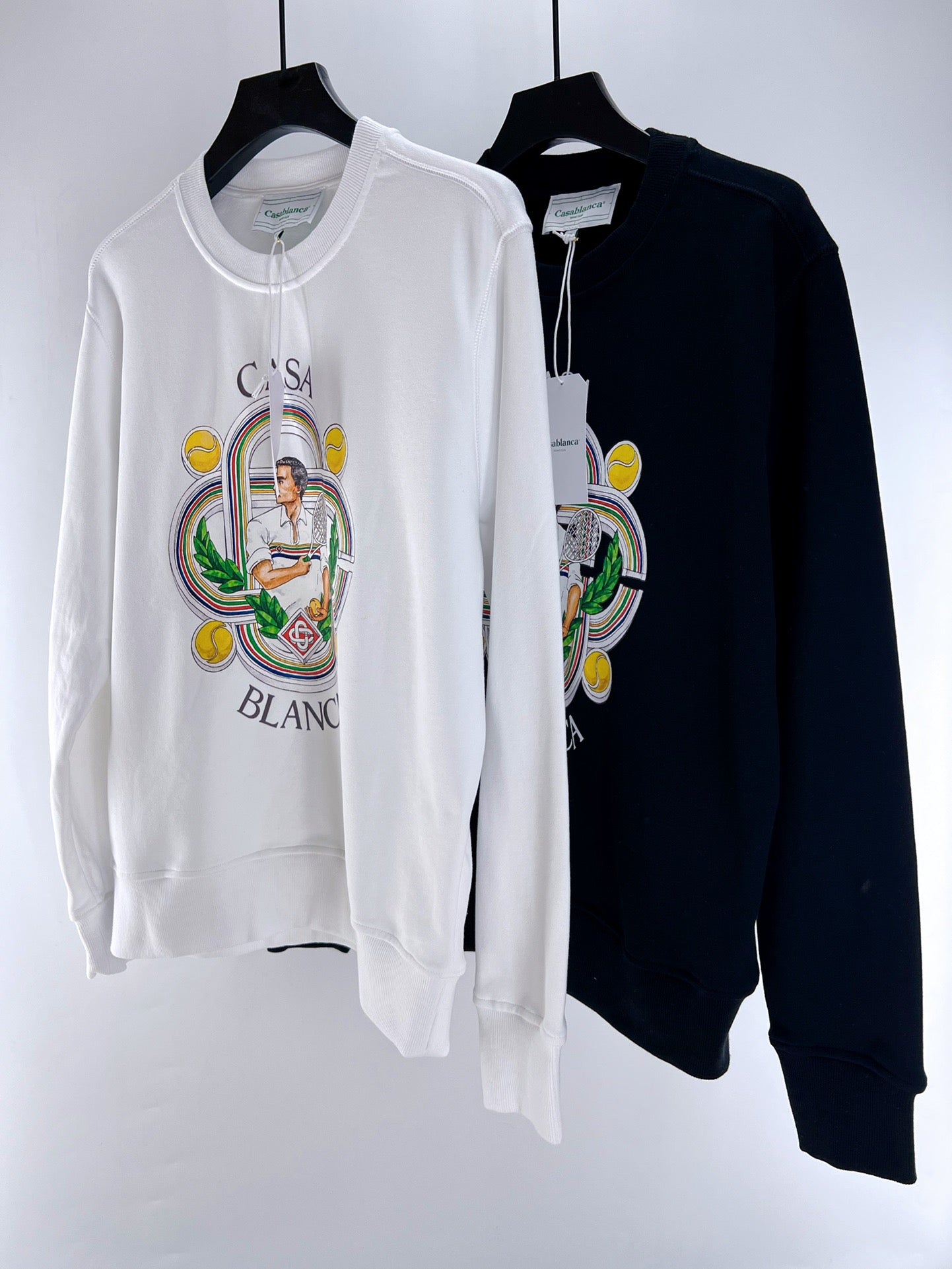 Sudadera en blanco y negro
