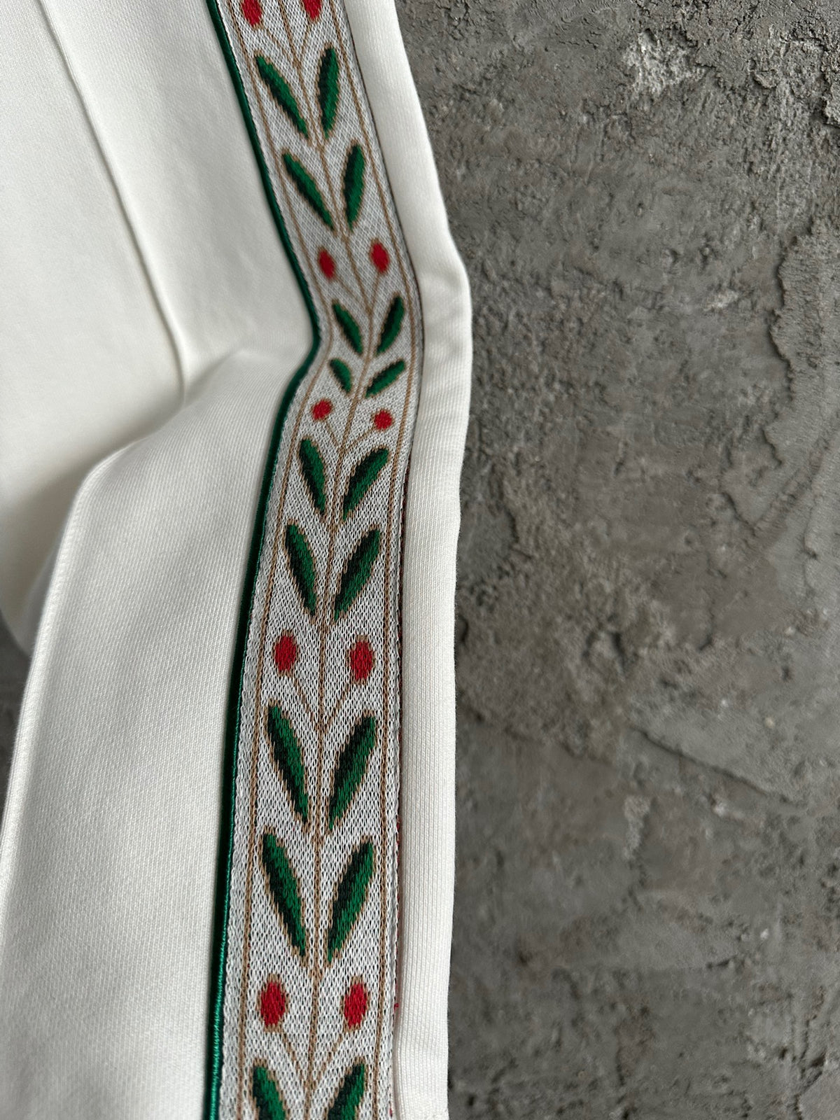 White and Black Pant - FashionHype.xyz
