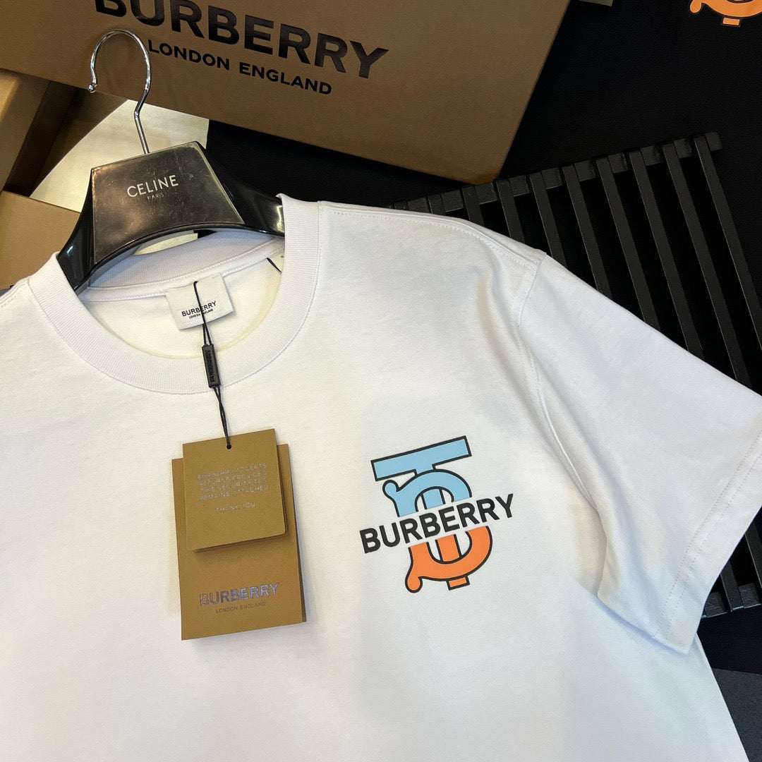 Camiseta en blanco y negro