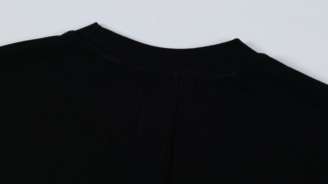 Black T-shirt - FashionHype.xyz