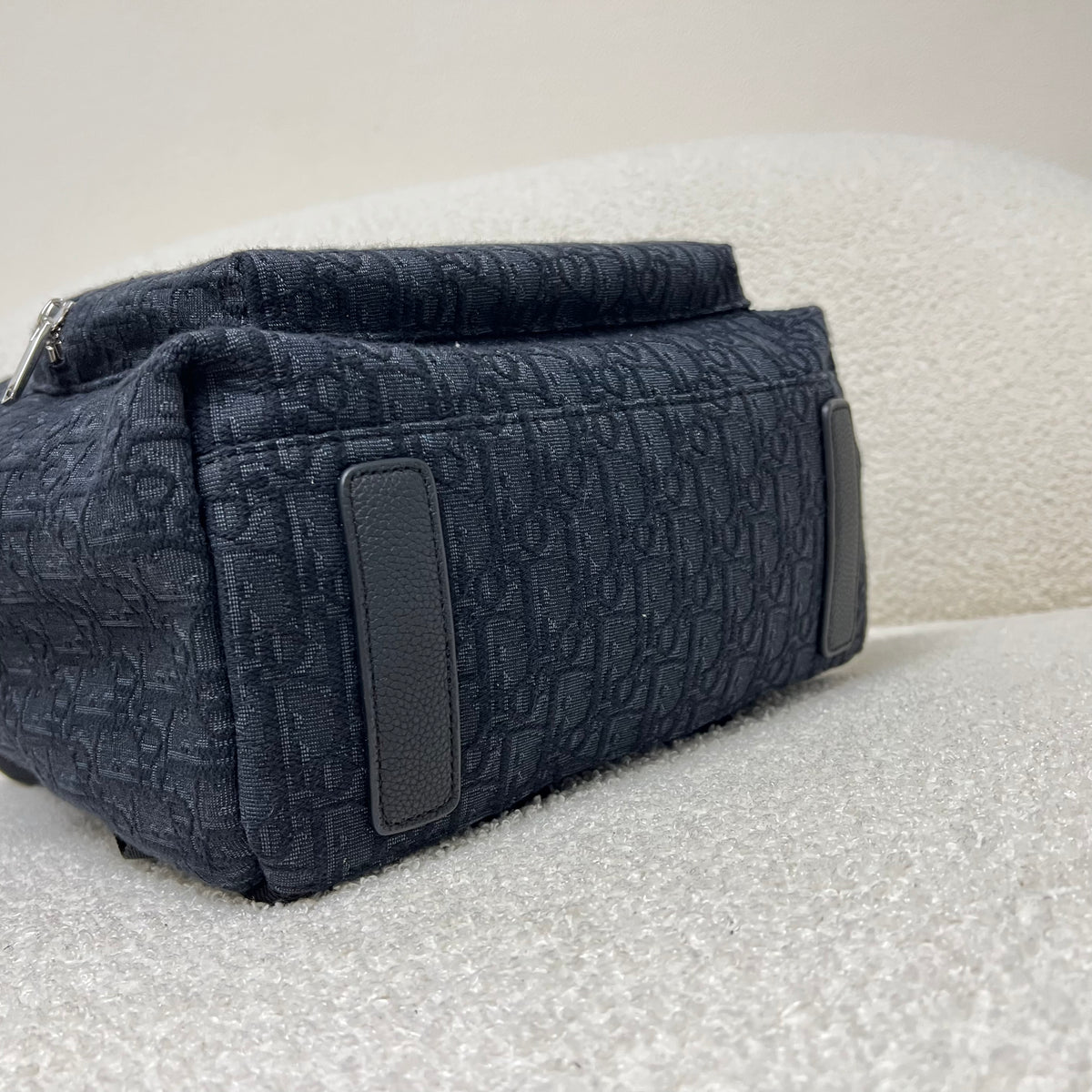 Bolsa azul y gris negra
