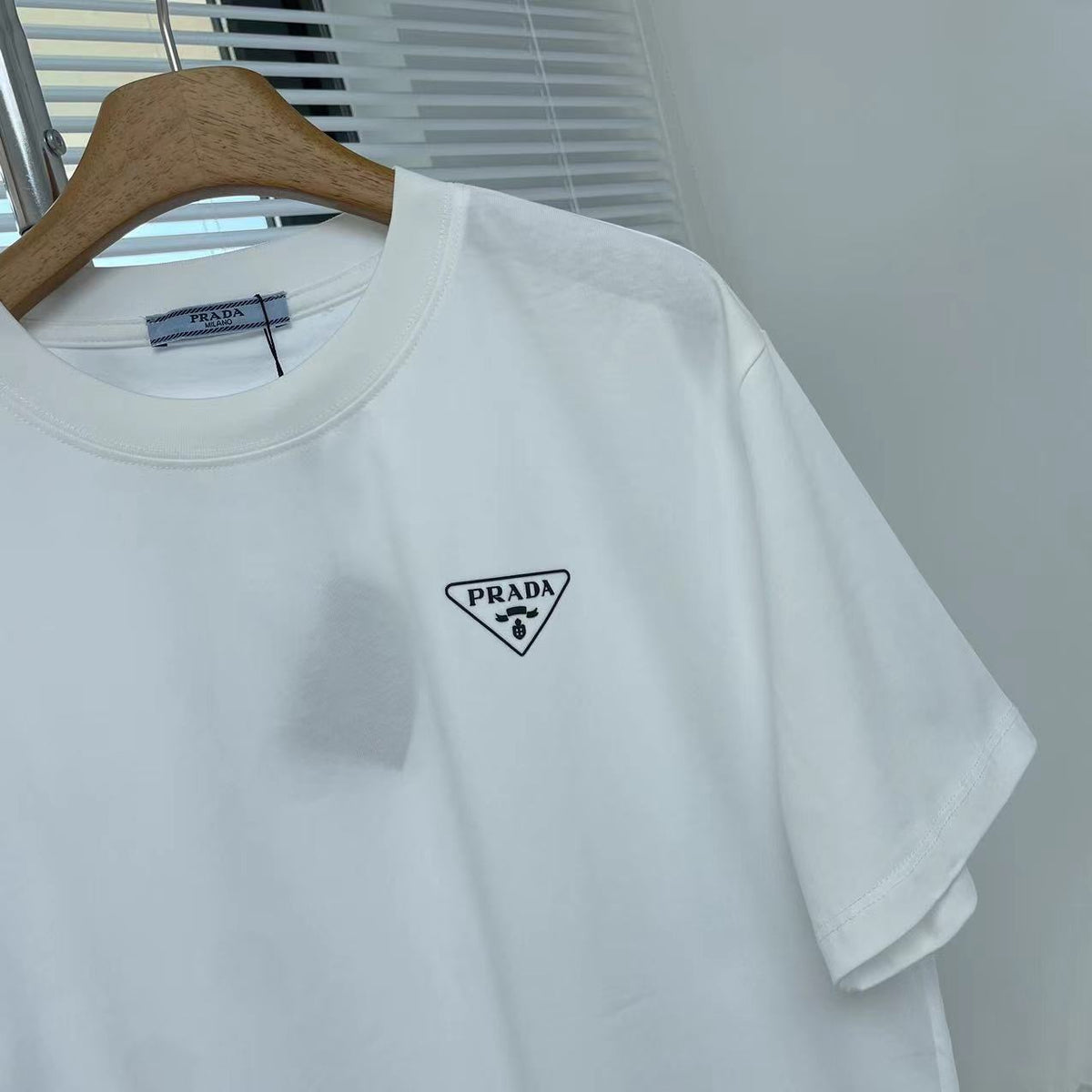 Black and White T-shirt - FashionHype.xyz