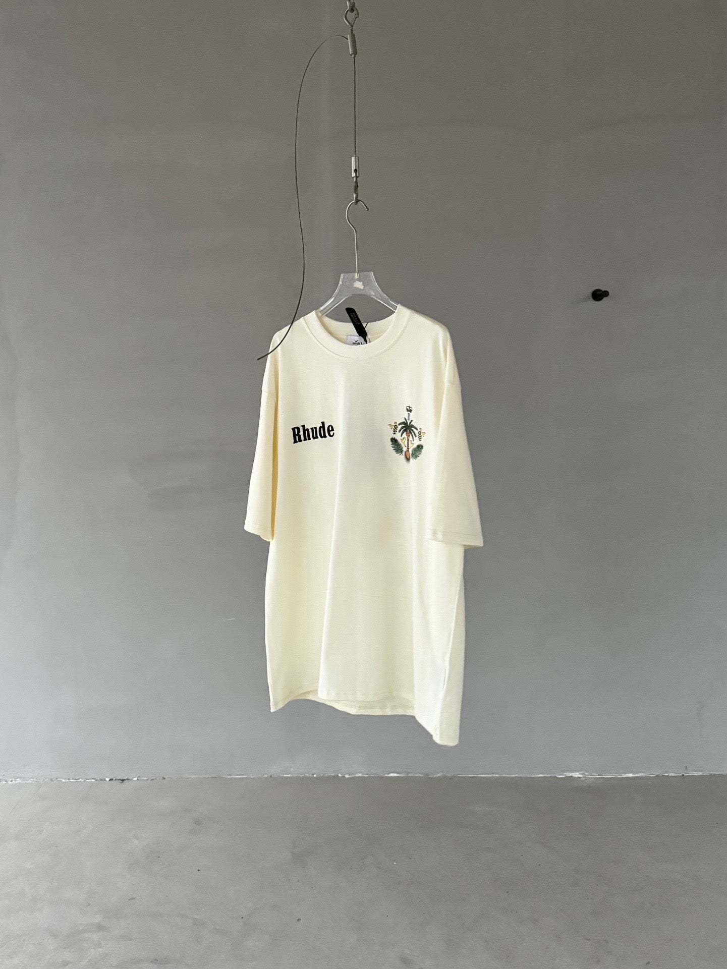White T-shirt - FashionHype.xyz