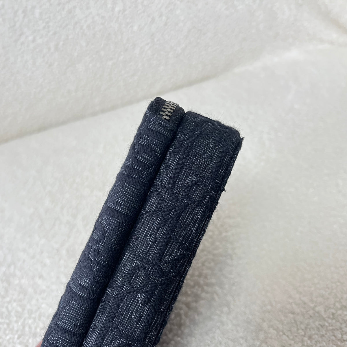 Bolsa azul y gris negra