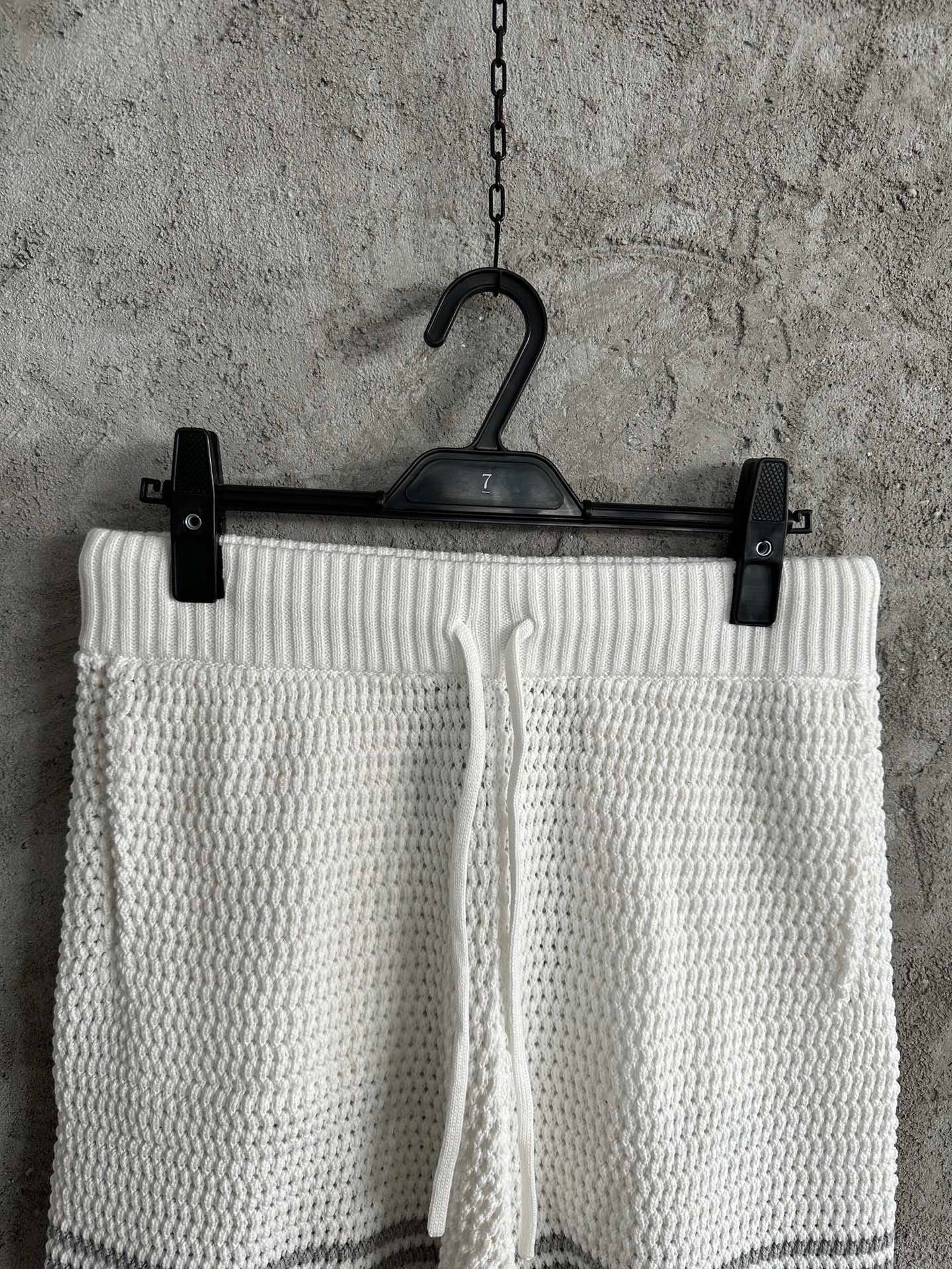 White black Short - FashionHype.xyz