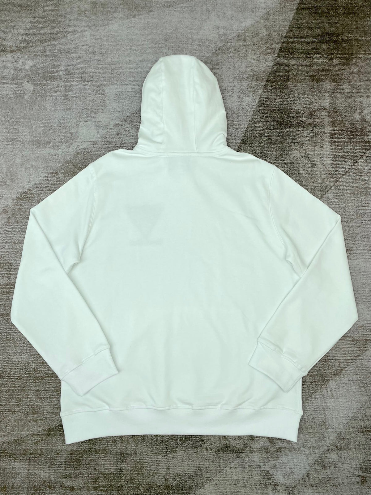Sudadera con capucha en blanco y negro