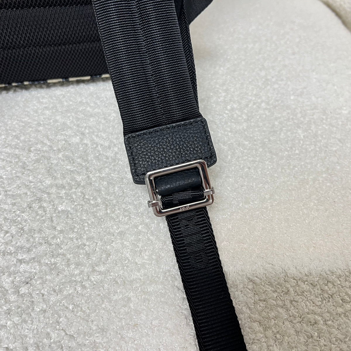Bolsa azul y gris negra