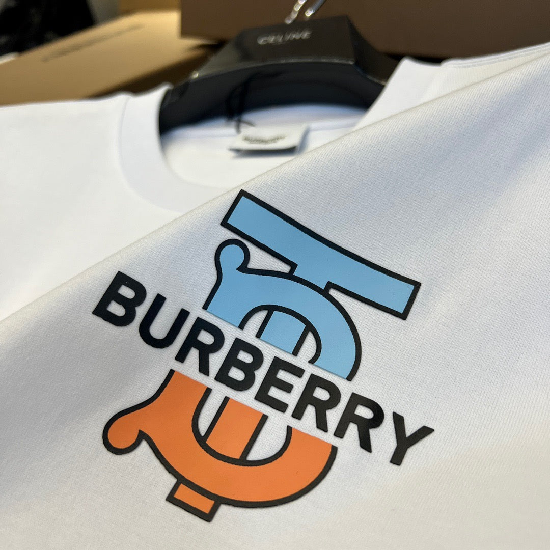 Camiseta en blanco y negro