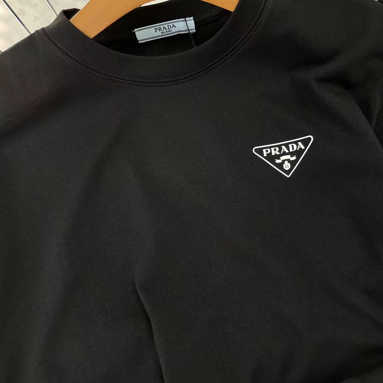 Black and White T-shirt - FashionHype.xyz