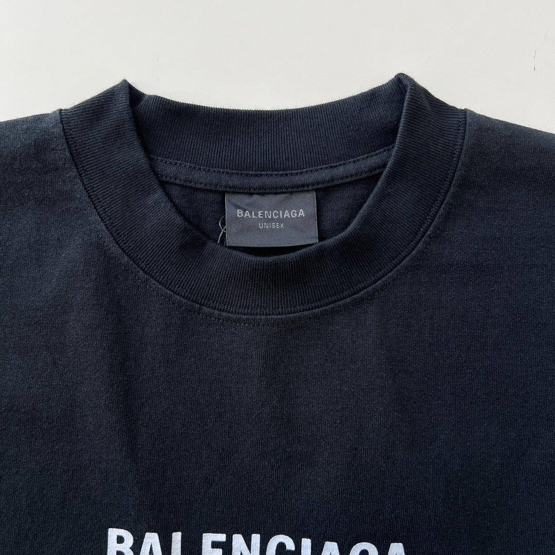 Black T-shirt  - Size M