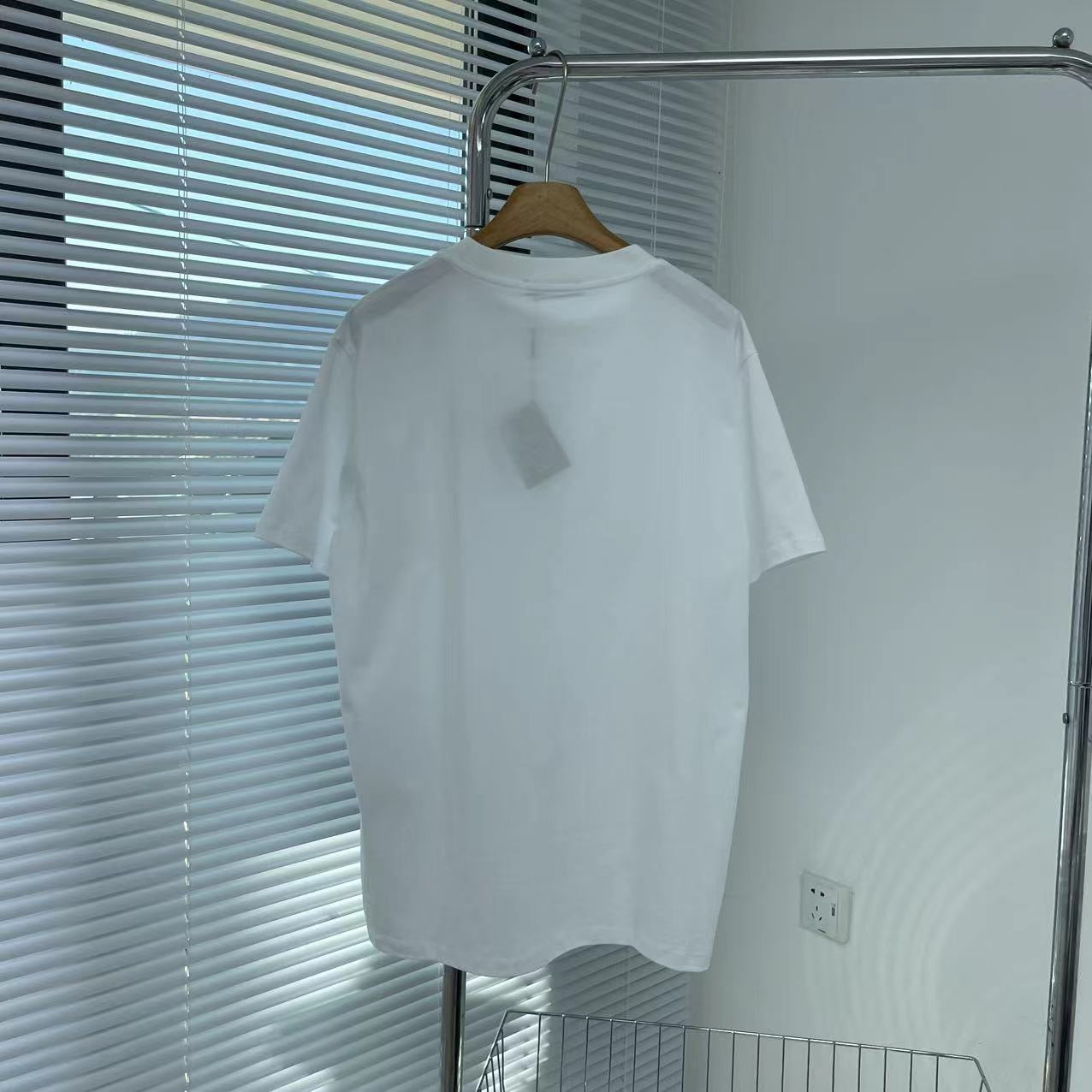 Black and White T-shirt - FashionHype.xyz