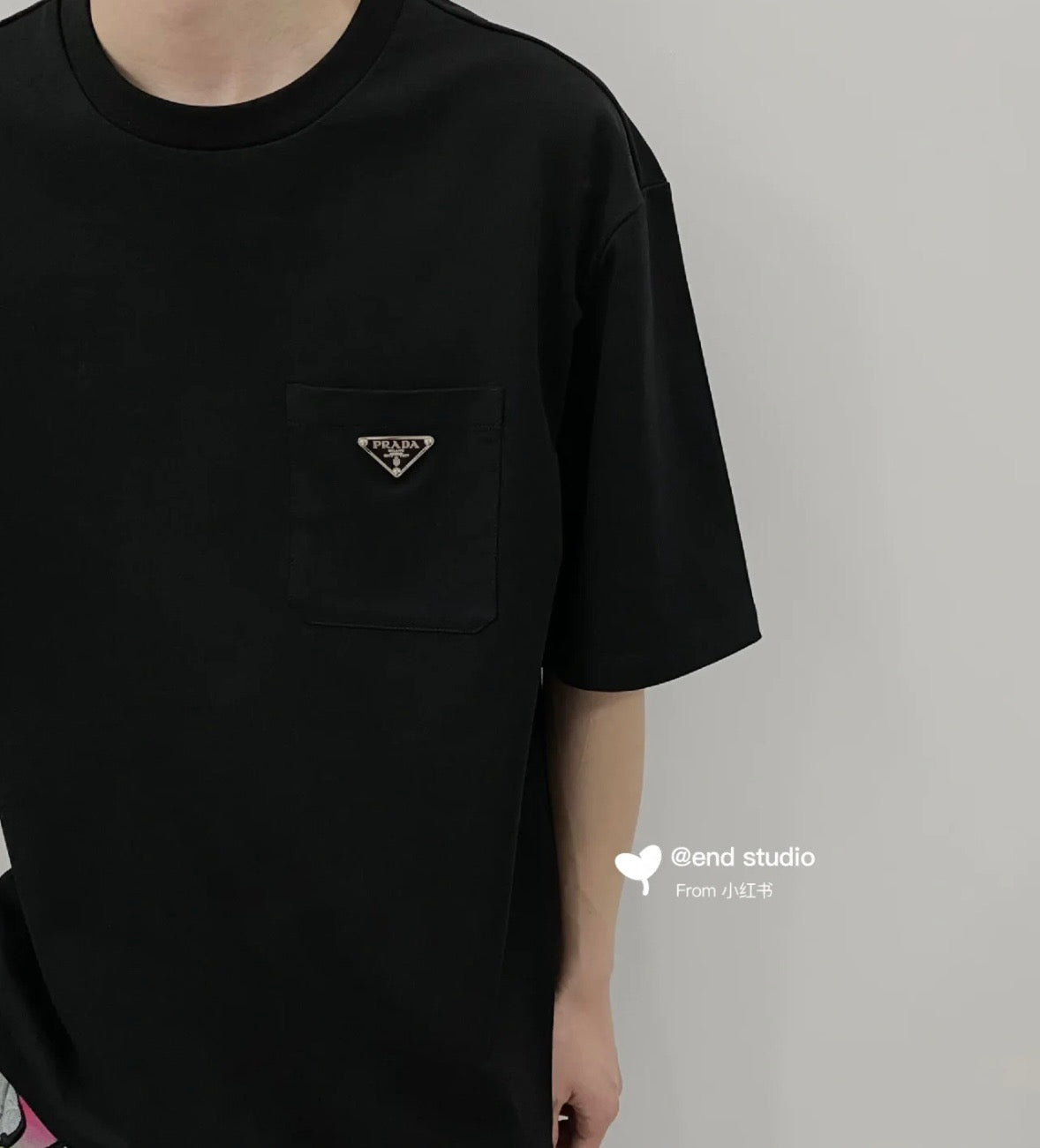 Black and White T-shirt - FashionHype.xyz