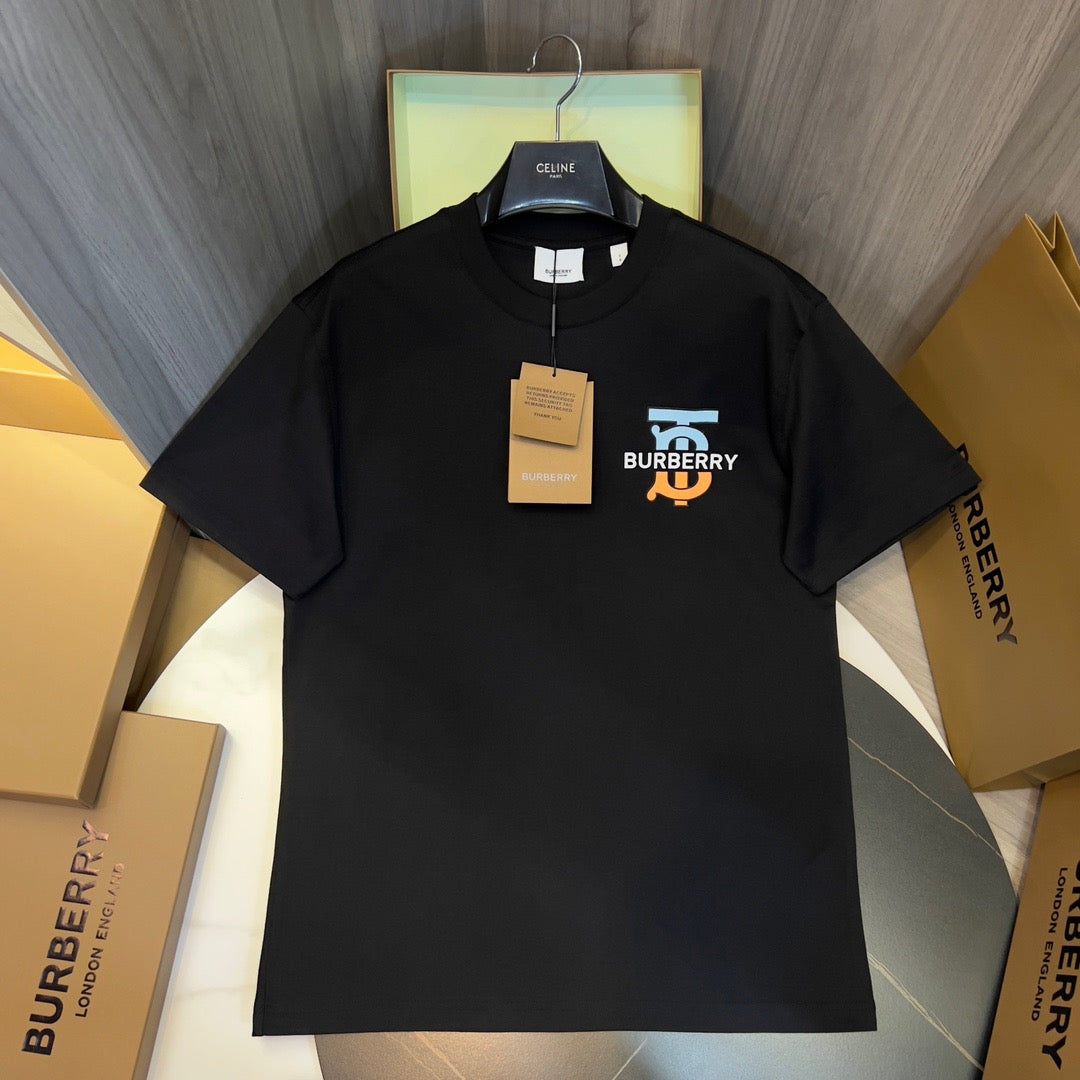 Camiseta en blanco y negro