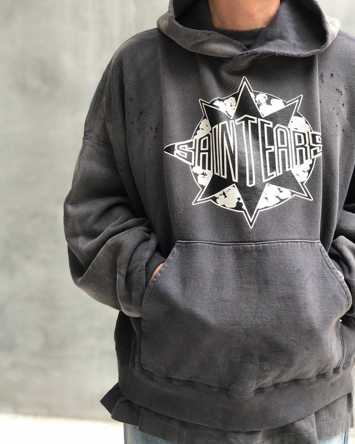 Schwarzer Hoodie