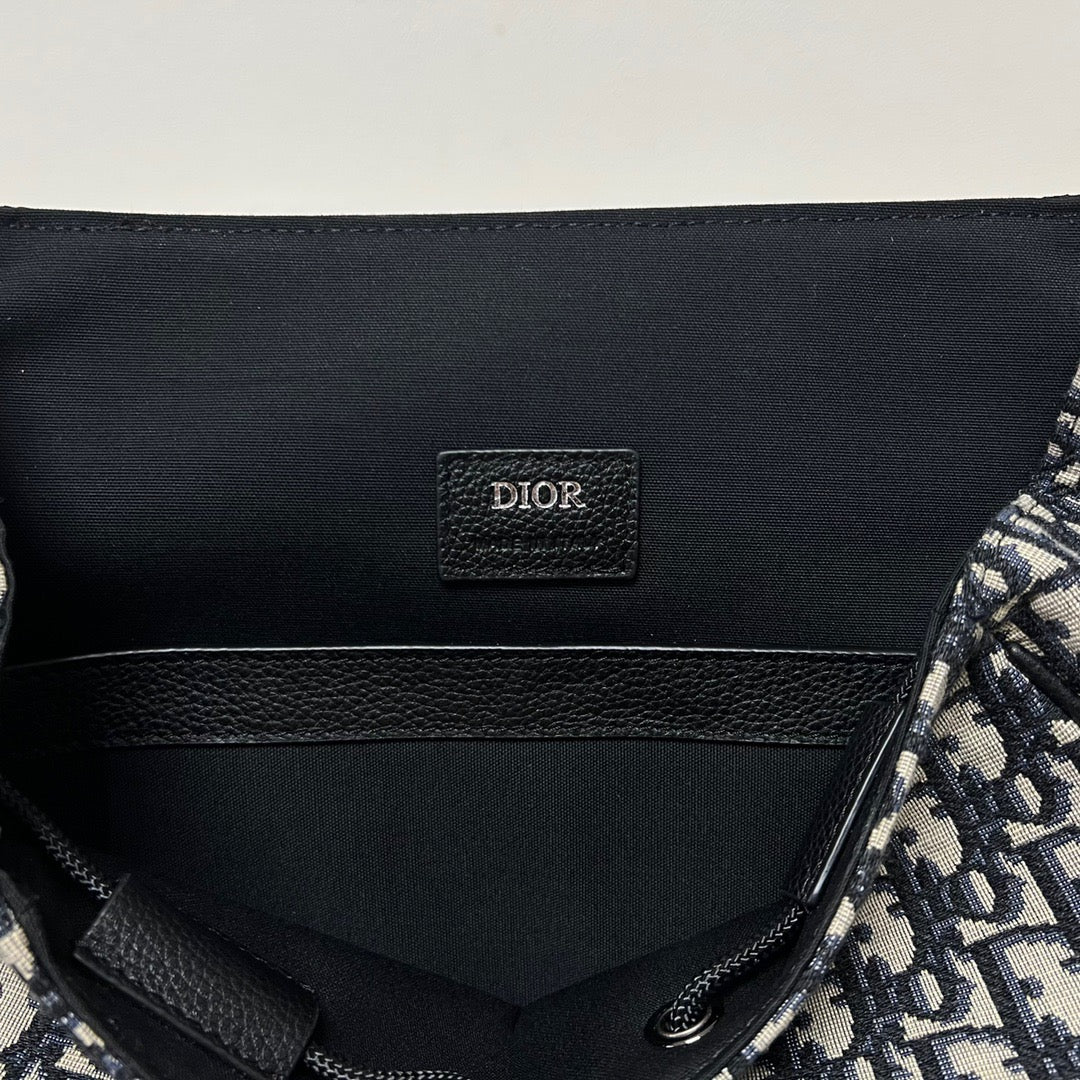 Schwarzgraue Tasche