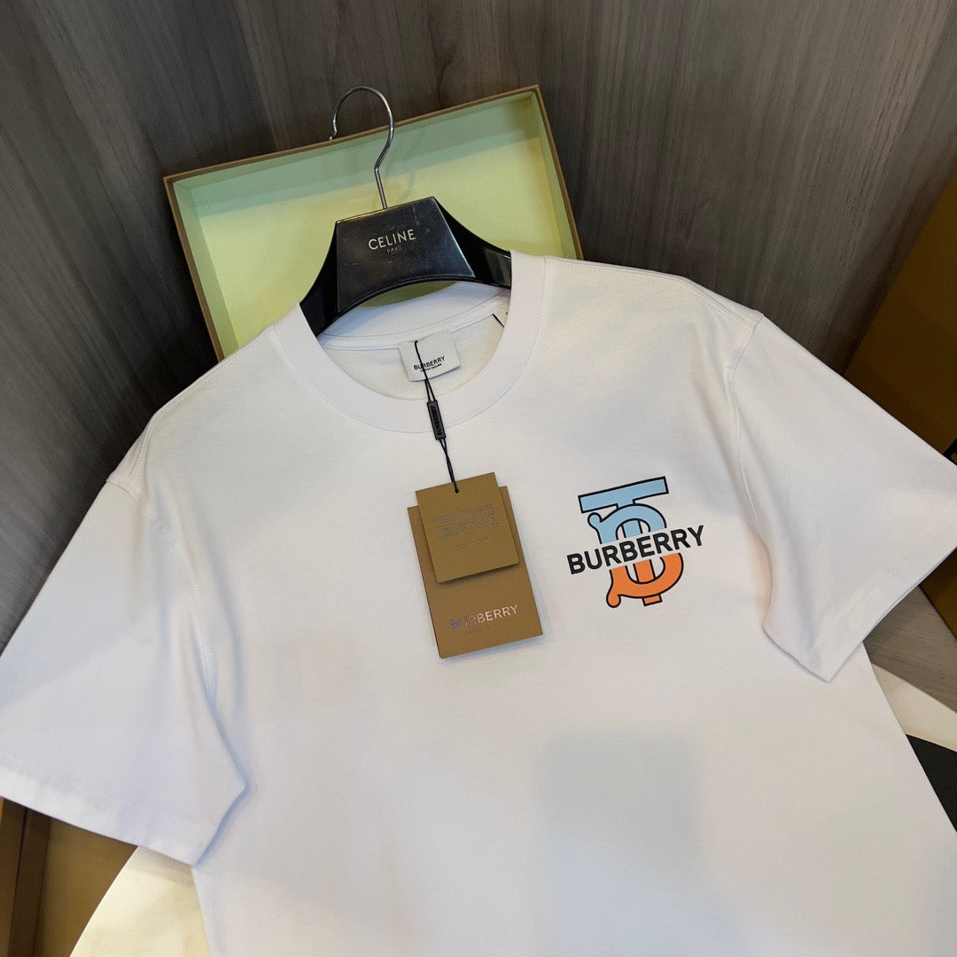 Camiseta en blanco y negro