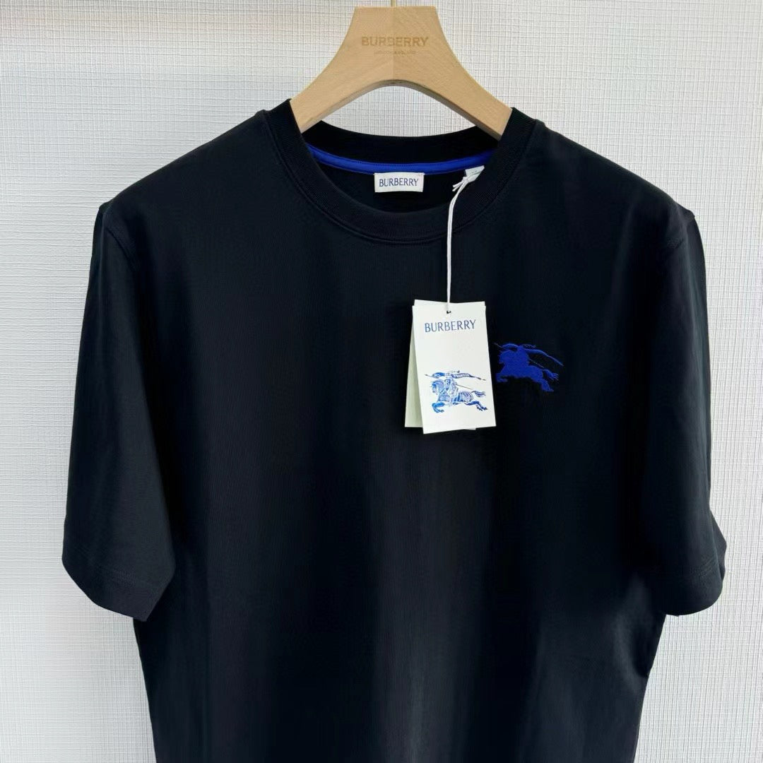 Black and White T-shirt - FashionHype.xyz