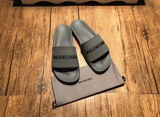 Chanclas negras de goma - FashionHype.xyz